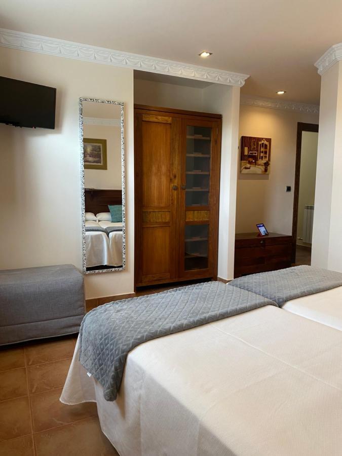 Hotel Rural Monasterio De Ara Mada Санта-Коломба-де-лас-Арримадас Экстерьер фото