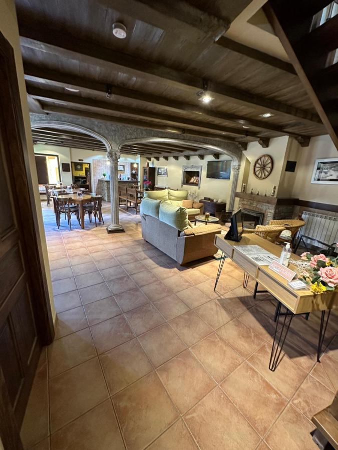 Hotel Rural Monasterio De Ara Mada Санта-Коломба-де-лас-Арримадас Экстерьер фото