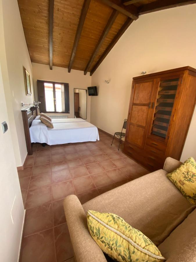 Hotel Rural Monasterio De Ara Mada Санта-Коломба-де-лас-Арримадас Экстерьер фото